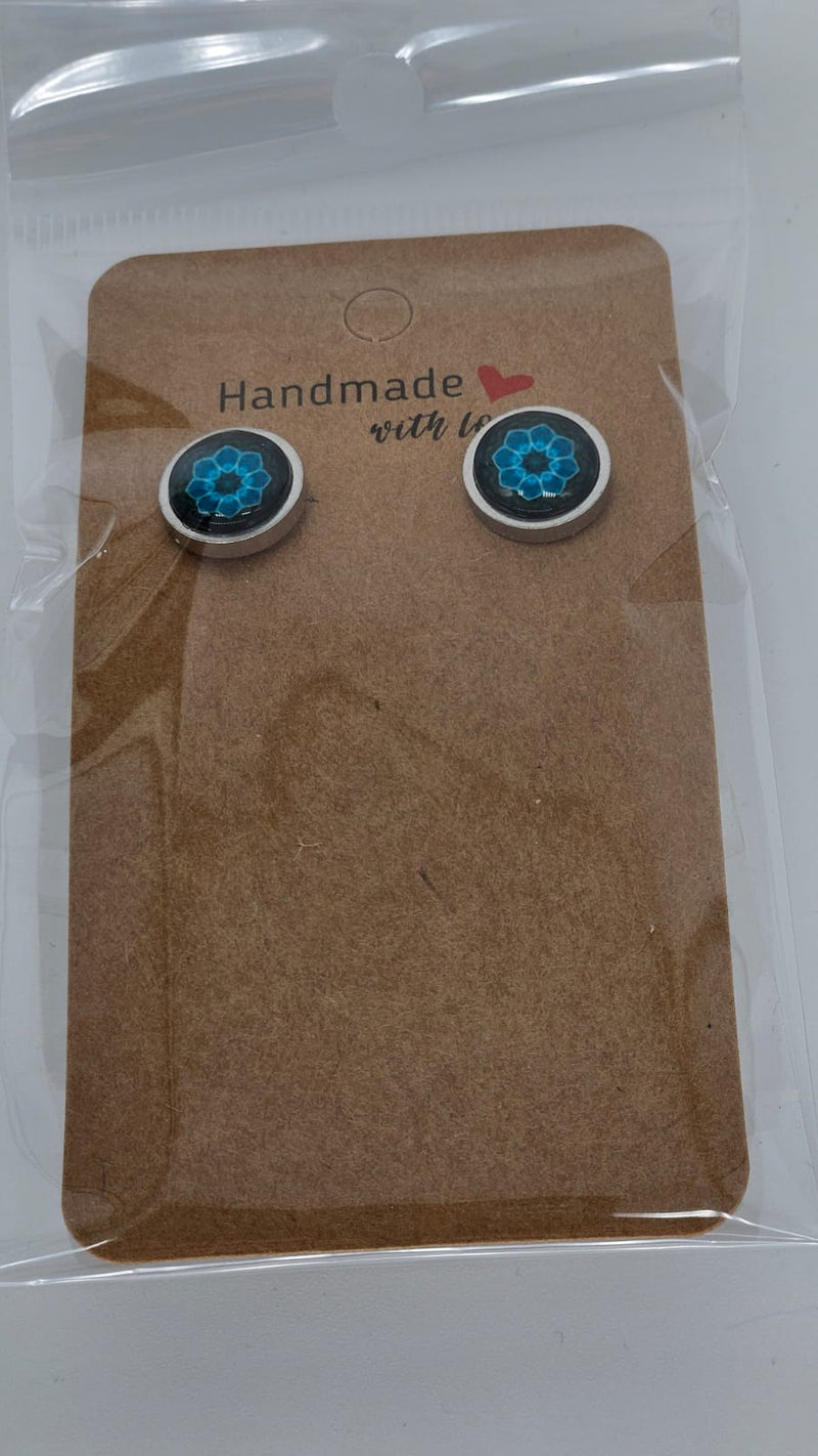 Mandala Ohrringe aus Holz & Resin | Handgemachte bunte Ohrstecker | Spiritueller Schmuck für Frauen | Leichte Boho Ohrringe | Geschenkidee Handmade