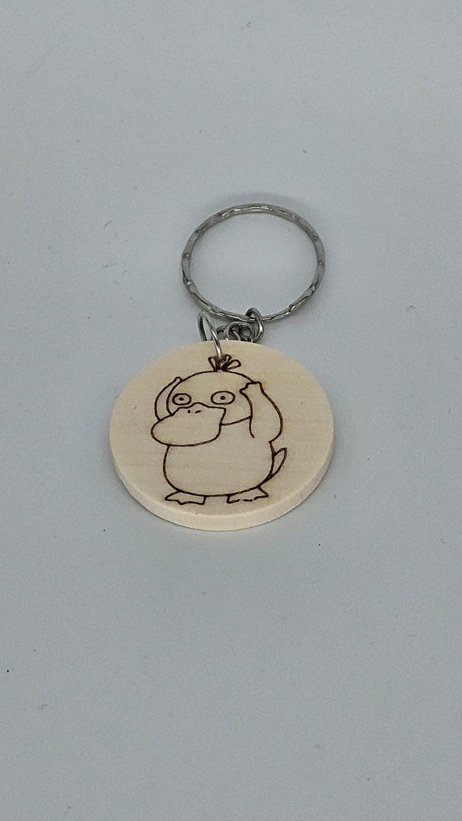 Schlüsselanhänger aus Holz mit Gravur | Verschiedene Motive | Handgemachtes Unikat | Geschenk für Fans & Freunde