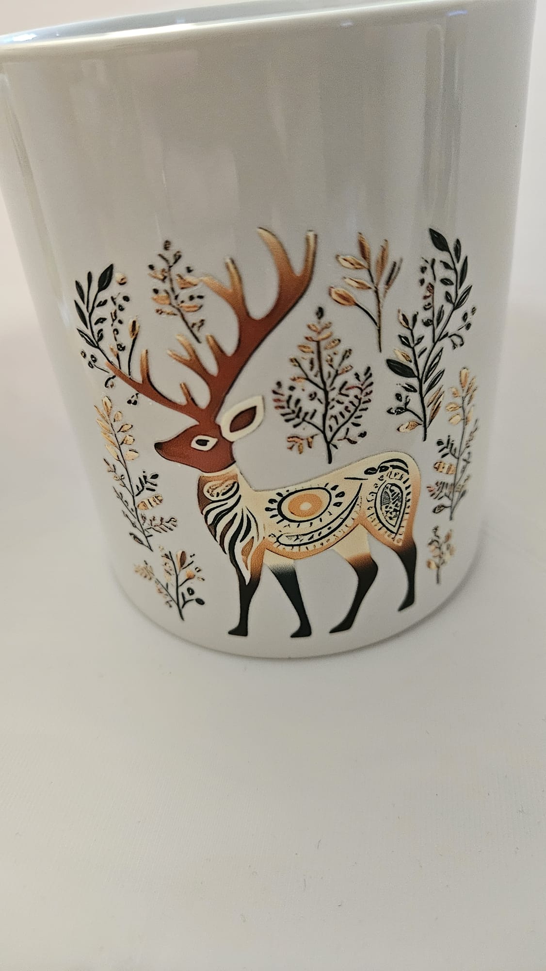 Keramiktasse mit handillustriertem Motiv – stilvoll & liebevoll gestaltet