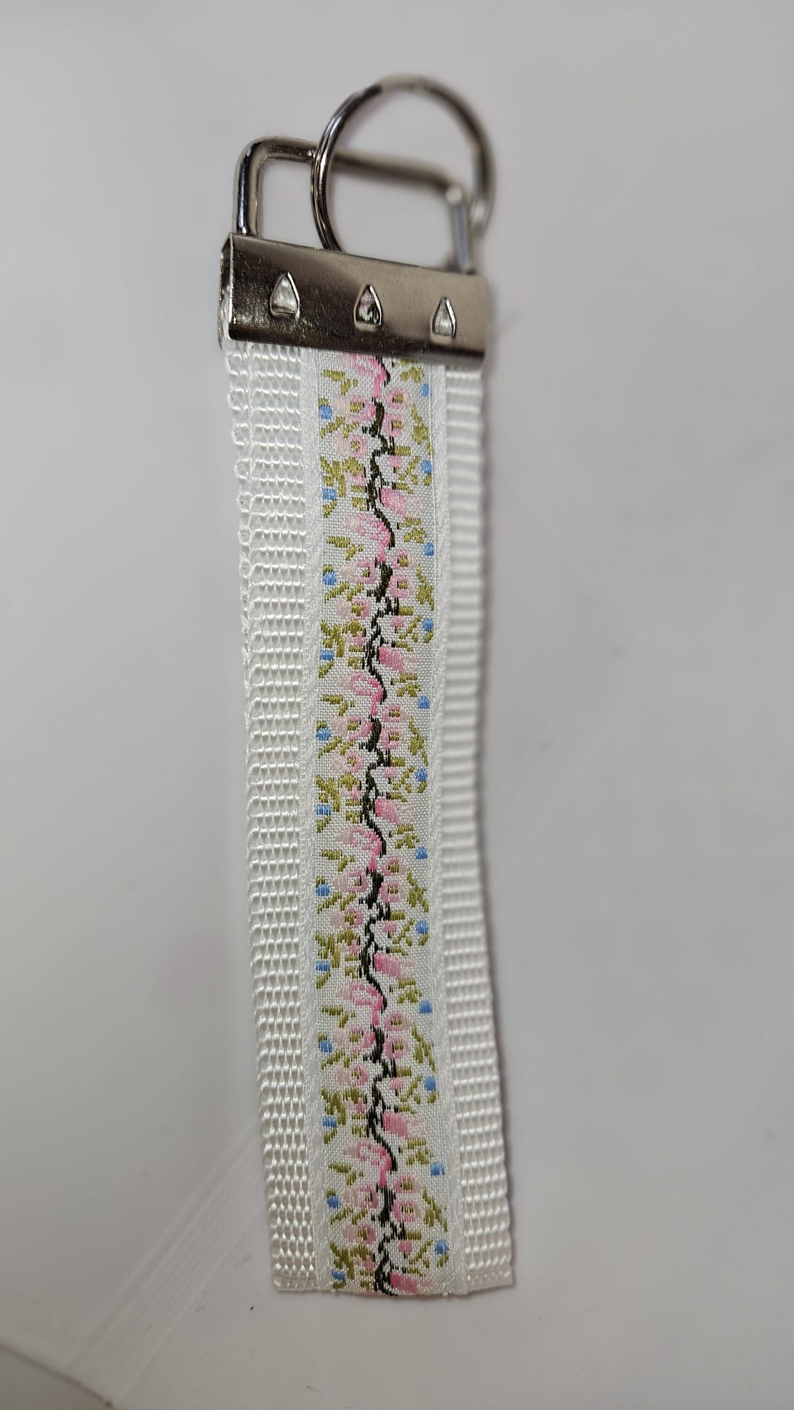 Handgemachter Schlüsselanhänger | Robuster Anhänger | Geschenkidee Handmade | Schlüsseltag | Tag